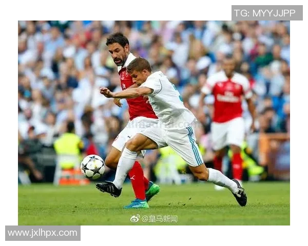 30年代中国男足球星的传奇与风云人物解析：崛起与挑战的时代印记