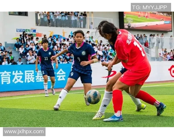 上海U13女足球星崭露头角 未来潜力无限成足球界新希望 上海U13女足球星崭露头角 未来潜力无限成足球界新希望