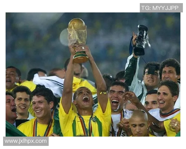 世界知名足球球星籍贯与成长背景全景解析 世界知名足球球星籍贯与成长背景全景解析