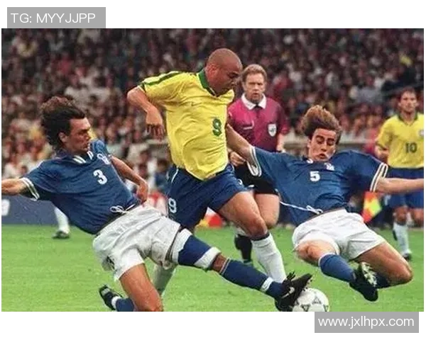 从外星人到国王盘点那些以绰号闻名足坛的退役巨星传奇