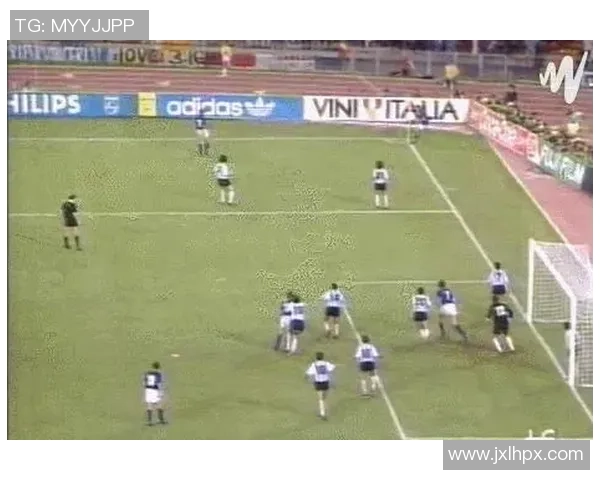 从球场到传奇:盘点足球巨星成长之路与背后故事 从球场到传奇:盘点足球巨星成长之路与背后故事