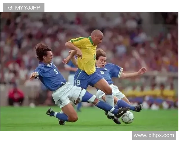 全球足球巨星面貌大揭秘:通过照片轻松识别世界级球员的秘诀 全球足球巨星面貌大揭秘:通过照片轻松识别世界级球员的秘诀